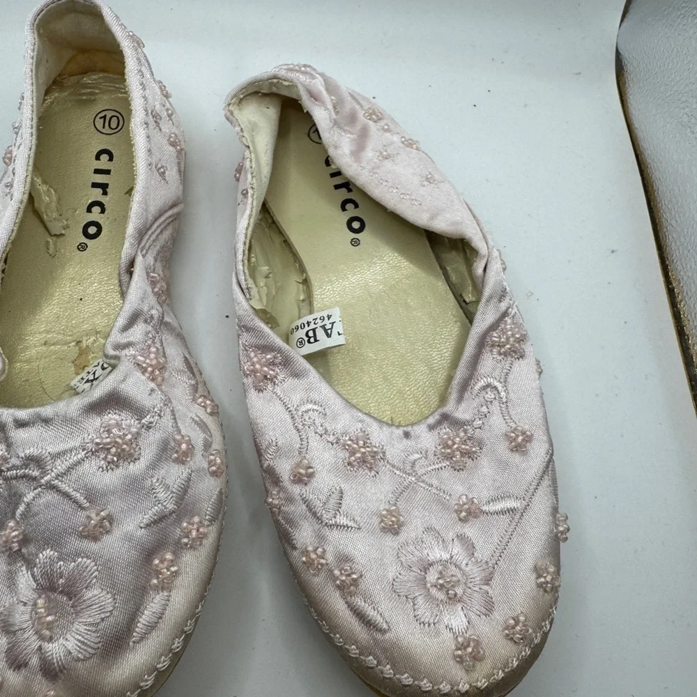 Circo Toddler Girls Size 10 Floral Beaded Kids Slippers Shoes - Light Pink